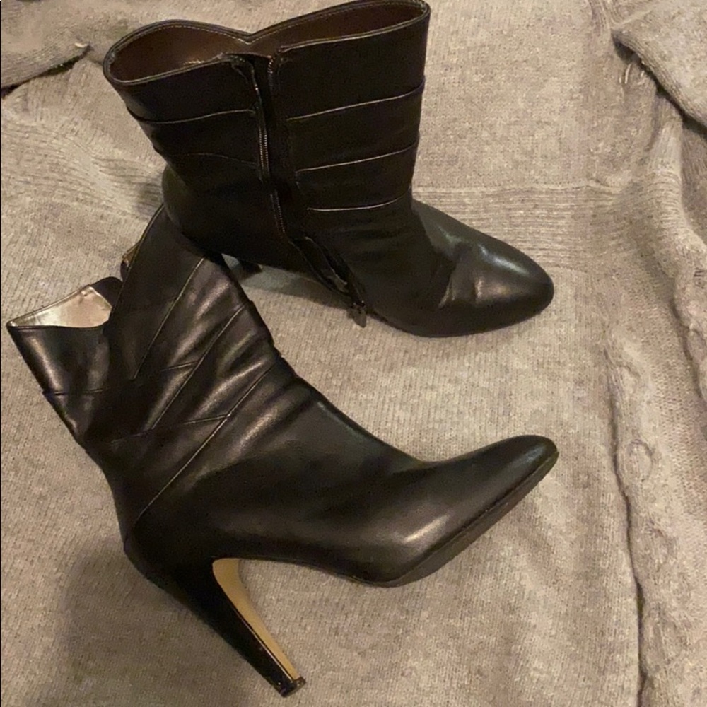 Chic Black boots